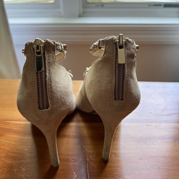 Banana Republic Strappy Studded Heels 5.5 - Picture 6 of 10